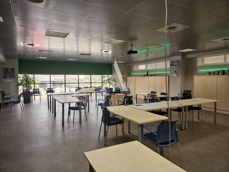 Foto 4d92f5ad-12ef-4369-a394-a8e45155654b. Rent industrial building in rafael barradas 6 in Granvia LH Hospitalet de Llobregat (L´)