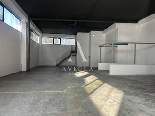 Lloguer Nau industrial a Tècnica 15. Nave industrial en alquiler en badalona