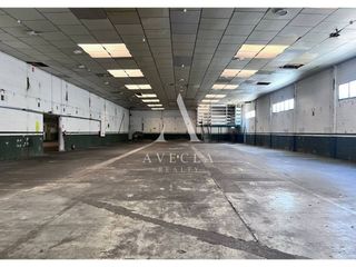 Nau industrial a Calle Pintor Sert 1-11