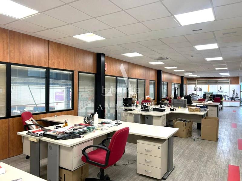 Foto 034a18cb-3c77-4b70-b5bd-acac5eb804a2. Alquiler nave industrial en indústria 1 nave industrial en alquiler en Sant Joan Despí