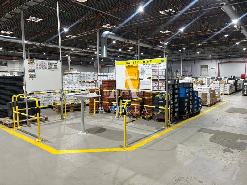 Foto f8537d23-7705-4347-9ffb-cbd024163980. Miete fabrikhalle in joan buscallà 3 in Roquetes-Can Magí Sant Cugat del Vallès