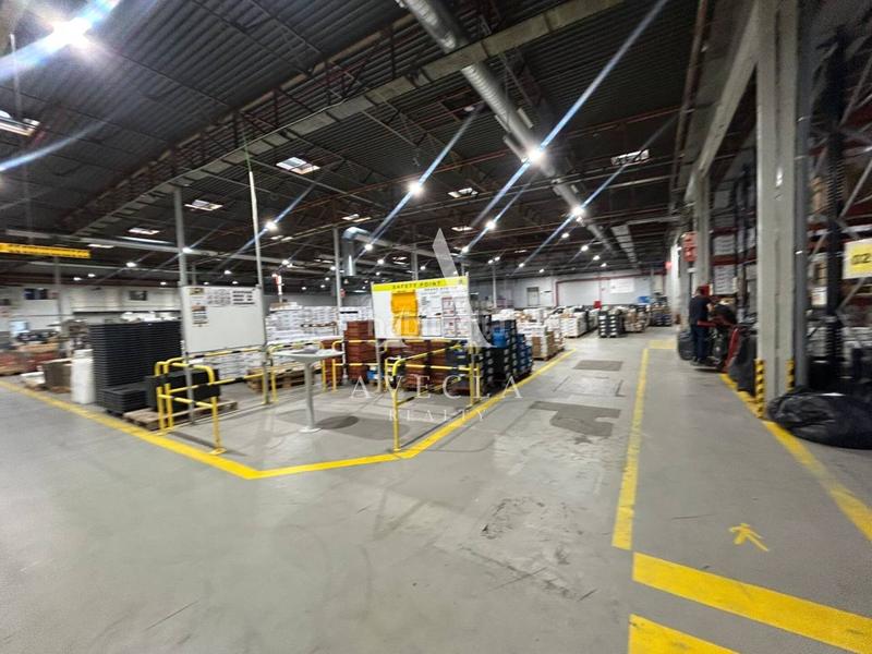 Foto 0ce25779-cbbc-4f76-9a82-91ceed3aff17. Rent industrial building in joan buscallà 3 in Roquetes-Can Magí Sant Cugat del Vallès