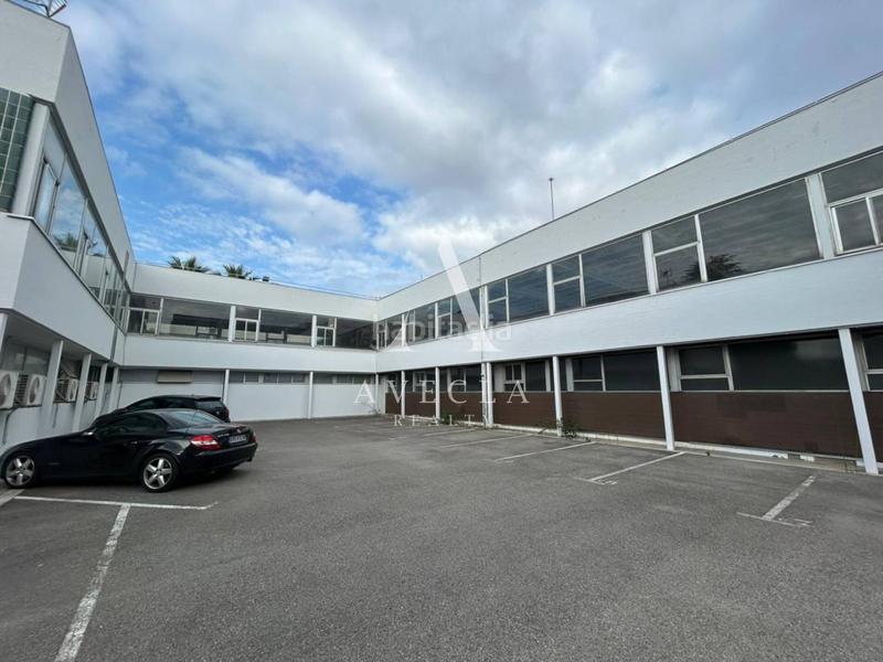 Foto 643bf05f-8f95-446c-aed3-f208a983213d. Rent industrial building in joan buscallà 3 in Roquetes-Can Magí Sant Cugat del Vallès