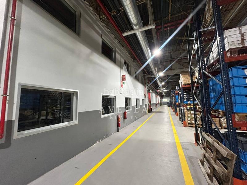 Foto bc708944-7ca2-426b-a1fa-0724d25979b9. Rent industrial building in joan buscallà 3 in Roquetes-Can Magí Sant Cugat del Vallès