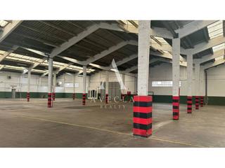 Fabrikhalle in Compositor strauss 11-1. Nave industrial en venta en rubí