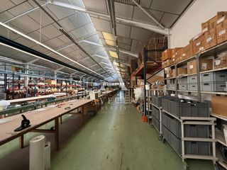 Miete Fabrikhalle in Travesia industrial 11. Nave industrial en alquiler en lhospitalet de llobregat.