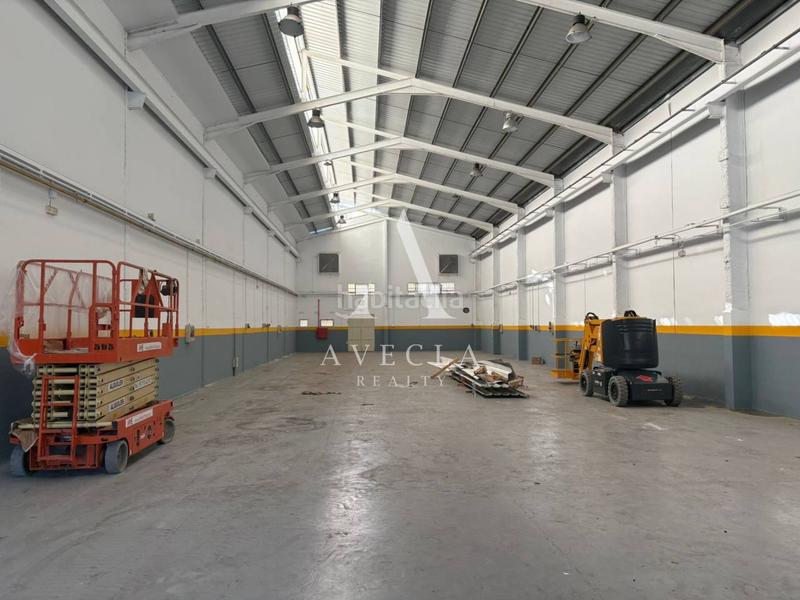 Foto afc5afd9-3ba6-46e3-ab3a-bd7dad60a818. Rent industrial building in occitània 100 in Manresà Badalona