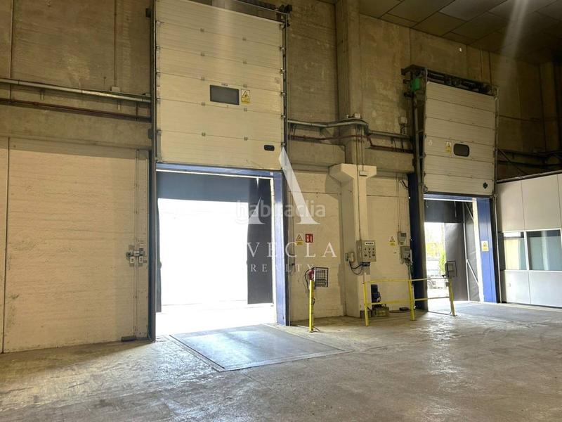 Foto f7f74764-1f60-4198-8ce2-d6e3c80f604f. Location bâtiment à usage industriel dans òptica 7 dans Castellbisbal