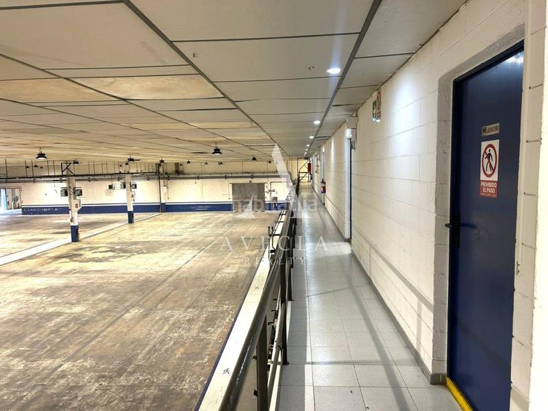 Foto f847d6c3-24a9-411b-9da7-301099ae4bbe. Location bâtiment à usage industriel dans òptica 7 dans Castellbisbal