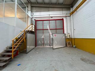 Bâtiment à usage industriel  Besalú 2. Nave industrial en venta en castellar del vallès