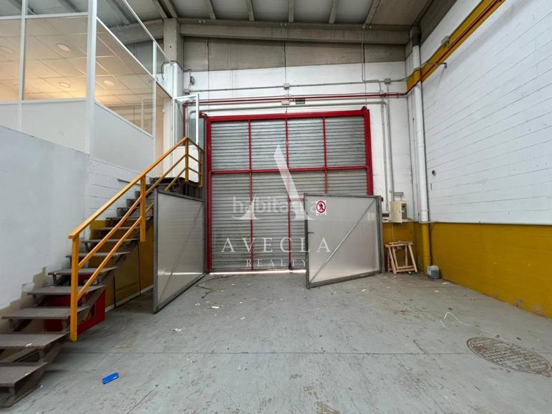 Foto bb8e5f5b-e3a7-44a2-b145-32389f7b9e85. Capannone industriale in besalú 2 in Sud-Zona Industrial Castellar del Vallès