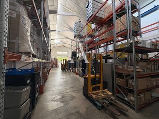 Alquiler Nave industrial en Pomar 12. Nave industrial en alquiler en badalona