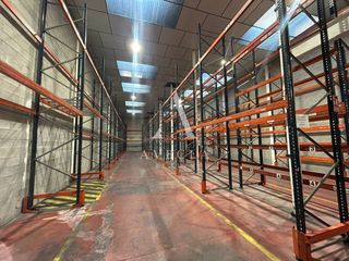 Miete Fabrikhalle in Calle can mir 7. Nave industrial en alquiler en viladecavalls