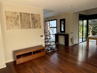 Haus in Calle carrer del falcó 17. Casa independiente en venta en rubí