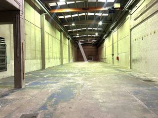 Miete Fabrikhalle in Calle can barneda 30. Nave industrial en alquiler en ripollet