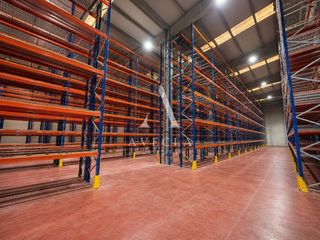 Affitto Capannone industriale in Calle cooperativa 1. Nave industrial en alquiler en sant esteve sesrovires