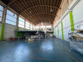 Location Bâtiment à usage industriel à Calle crom 58. Nave en alquiler en hospitalet de llobregat