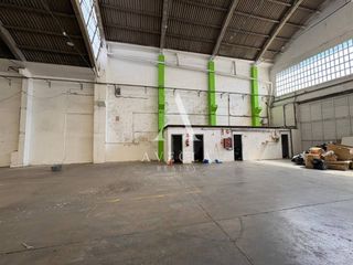 Lloguer Nau industrial a Calle marina 30. Nave industrial en alquiler en hospitalet