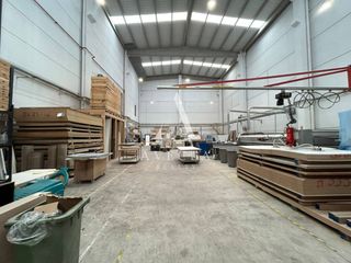 Miete Fabrikhalle in Calle mig 18. Nave industrial en alquiler en montcada i reixac