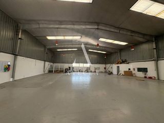 Industrial building  Calle joan oró 5. Nave industrial en venta en sant esteve sesrovires