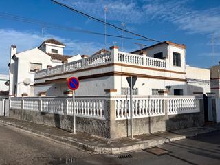 Casa aparellada  Calle lebrija. Vv479 casa pareada