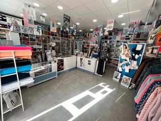 Traspàs Local Comercial  Avenida valdecarretas. Traspaso local mercería en rota