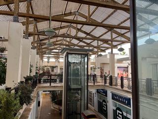 Local commercial  Avenida juan carlos i. Local comercial y plaza de garaje costa ballena