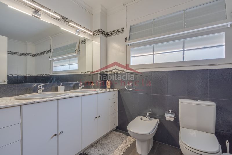 Foto 53e98361-a076-4114-9e9a-d8c24b589e81. Casa adossada amb calefacció aparcament piscina a Vilanova del Camí