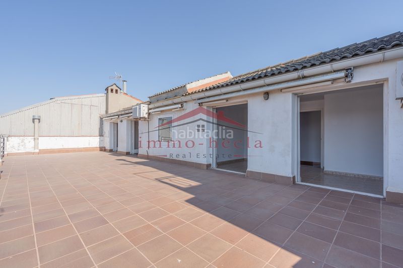Foto f38652db-1434-4dc3-a7b1-f209bee776ef. Casa adossada amb calefacció aparcament piscina a Vilanova del Camí