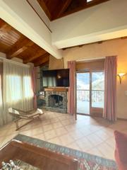 Casa adosada en Els Vilars d´Engordany. Casa adosada en venta en sa calma  vistas únicas, sol todo el dí