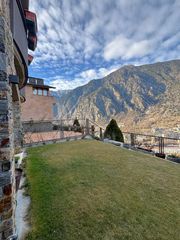 Casa en Centro. Casa adosada en andorra la vella en entorno exclusivo y privileg