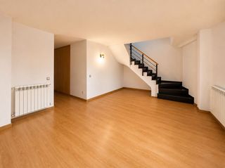 Miete Zweistöckige Wohnung in L´Aldosa-Ransol. Espectacular dúplex de 140 m con 3 habitaciones y gran plaza de