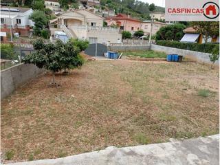 Finca rústica en Castellet i la Gornal. Parcela de 727 m2 totalmente llana en urbaniz. los rosales caste
