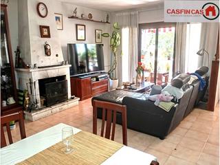 Haus in Cunit Residencial. Magnfica casa adosada zona cal cego  4 hab  2 baos  2 patios