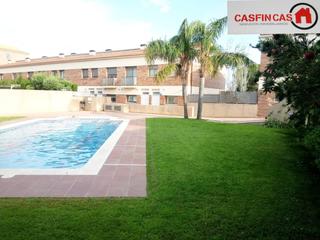 Maison à Ciutat jardí Bonanova. Casa adosada zona club nautic tenis calafell  calafell doctor ra