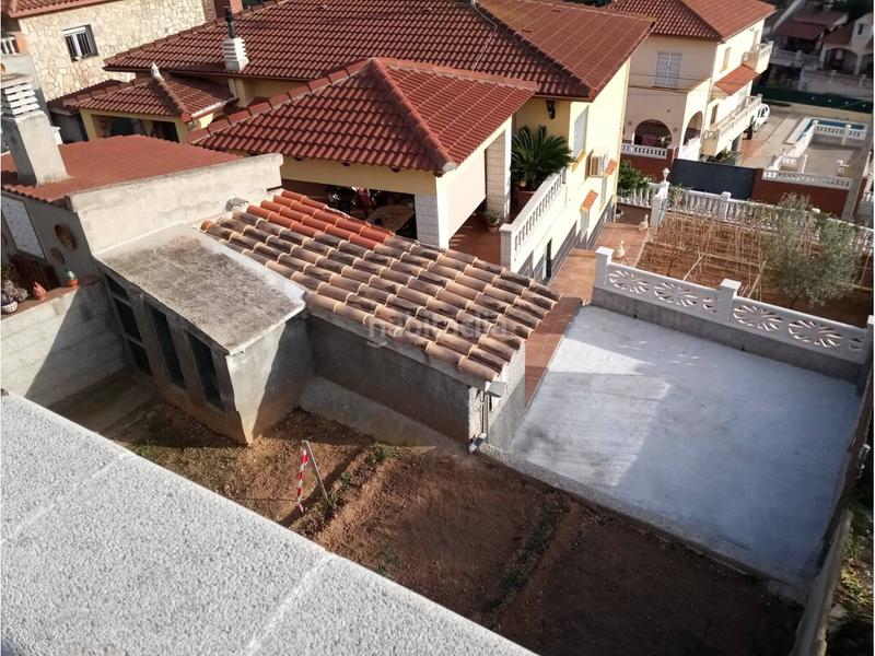 Foto a45550e8-e7fb-4cc5-9b33-5d1e6ed2a508. Casa espectacular!! chalet adaptado como 2 viviendas independientes vistas panorámicas al mar los rosales en Cunit