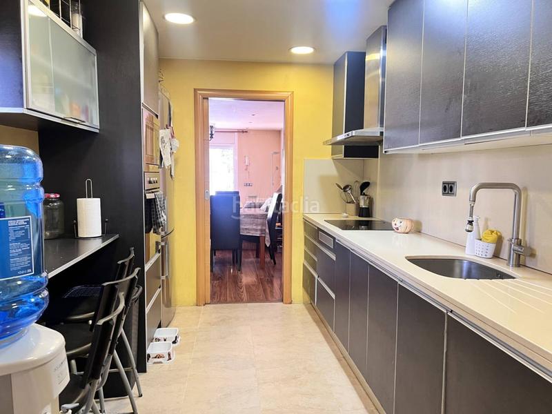 Foto 05e7bdf3-5816-4854-8f71-f3d912f79ee3. Casa adosada  de 4 habitaciones centrica en zona bardaji cubellas. en Cubelles