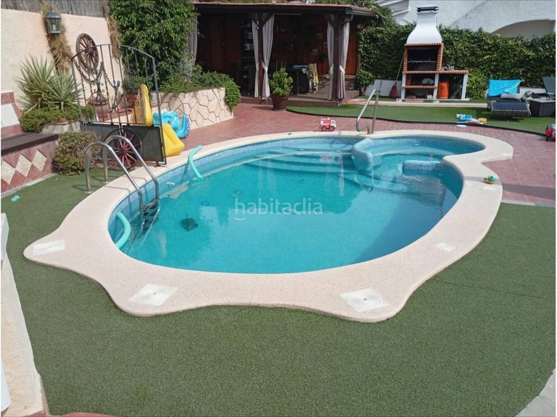 Foto c1d8a7fa-569e-4cfe-8ed7-1b2bc28a2c99. Casa encantadora casa en rectoret 3 hab. baño, aseo, garaje, piscina comunitaria en Cunit