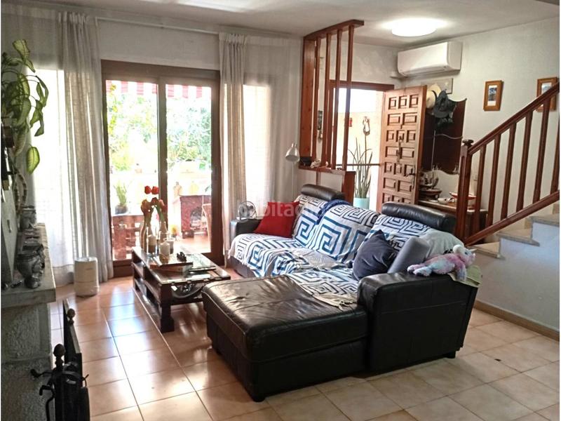 Foto 1b01022d-06ac-4dad-9f0f-bac985efd755. House with parking in Cunit residencial Cunit