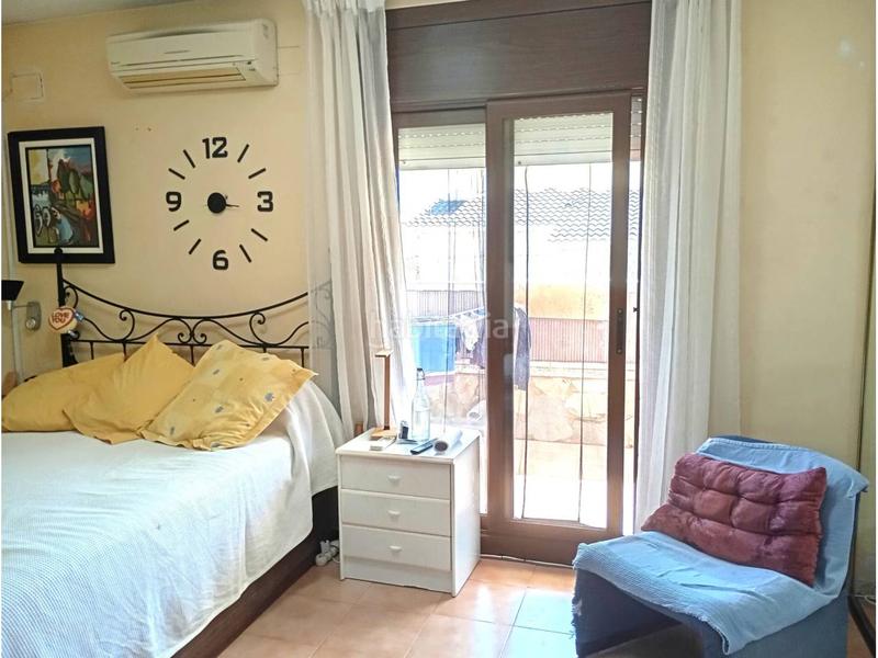 Foto fc78b75d-0294-4fd0-aa4c-02591ea18dce. House with parking in Cunit residencial Cunit