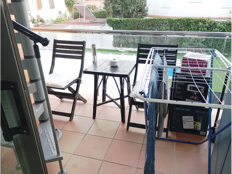 Foto 5a9cf201-bbe4-4895-93f5-64e83010f7ec. Àtic amb aparcament piscina a Sant Salvador Coma-ruga