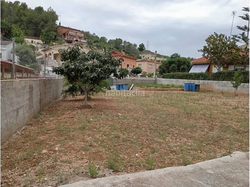 Foto f5ff42db-582a-430a-949a-a7bac92b3ea5. Finca rústica a costa Cunit - els jardins - els rosers Cunit