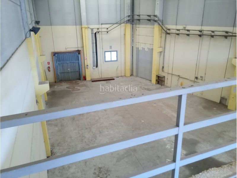 Foto 76074787-03da-4621-a3c7-777aa2b14edb. Nau industrial a Centre Vendrell (El)