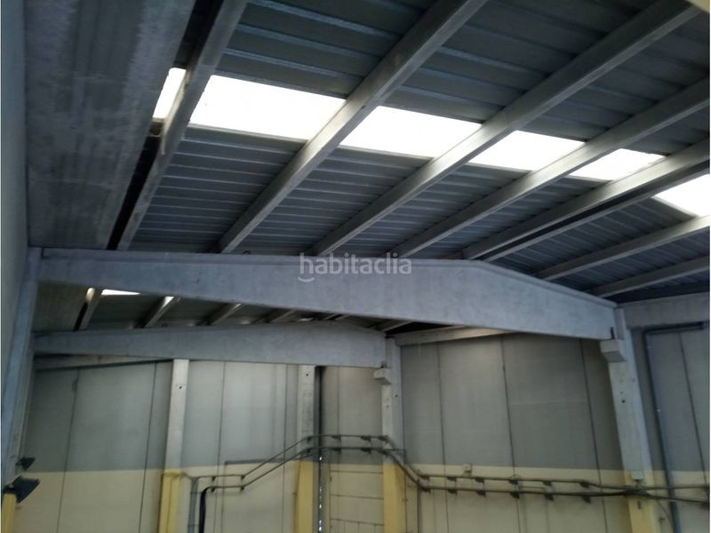 Foto 78e9f588-50bf-4b23-9ffc-139619a9e95e. Nau industrial a Centre Vendrell (El)