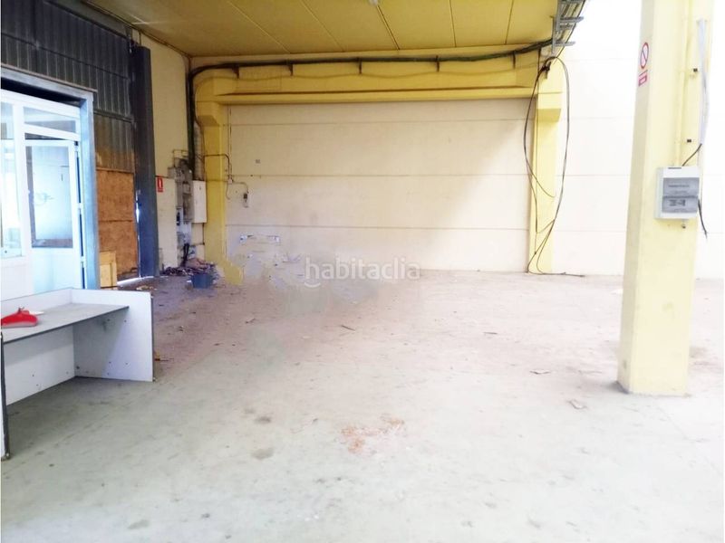 Foto f1bce15e-4175-4727-bbce-1d210054853d. Nau industrial a Centre Vendrell (El)