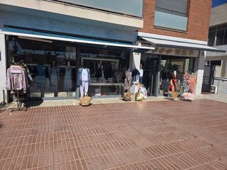 Trapasso Locale commerciale in Prat de Cunit. Local con tienda de ropa muy centrica.