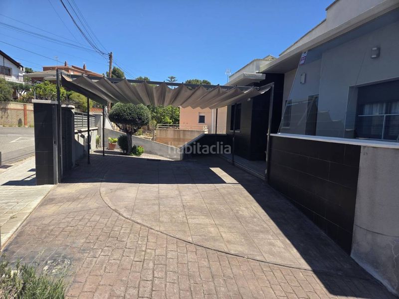 Foto 4fd9b9f5-ddbd-4971-a675-7968298d1e67. Xalet amb calefacció aparcament piscina a costa Cunit - els jardins - els rosers Cunit
