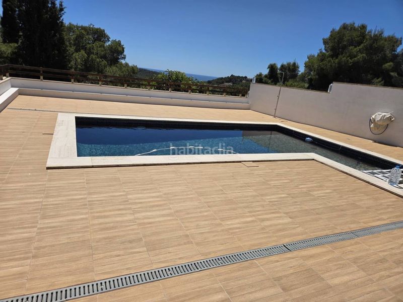 Foto c5385f18-f267-4539-a1fd-86a835d5a0a4. Xalet amb calefacció aparcament piscina a costa Cunit - els jardins - els rosers Cunit