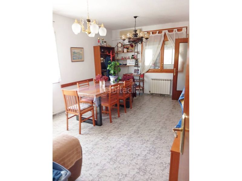 Foto 2f422674-6ee4-4337-adad-a897eb1ec2ad. Casa amb aparcament a Bellvei