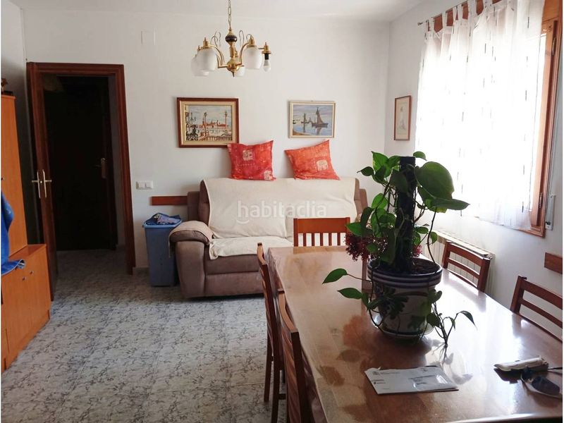 Foto 3c2cf9c0-af38-429f-8279-82808add9fee. Casa amb aparcament a Bellvei